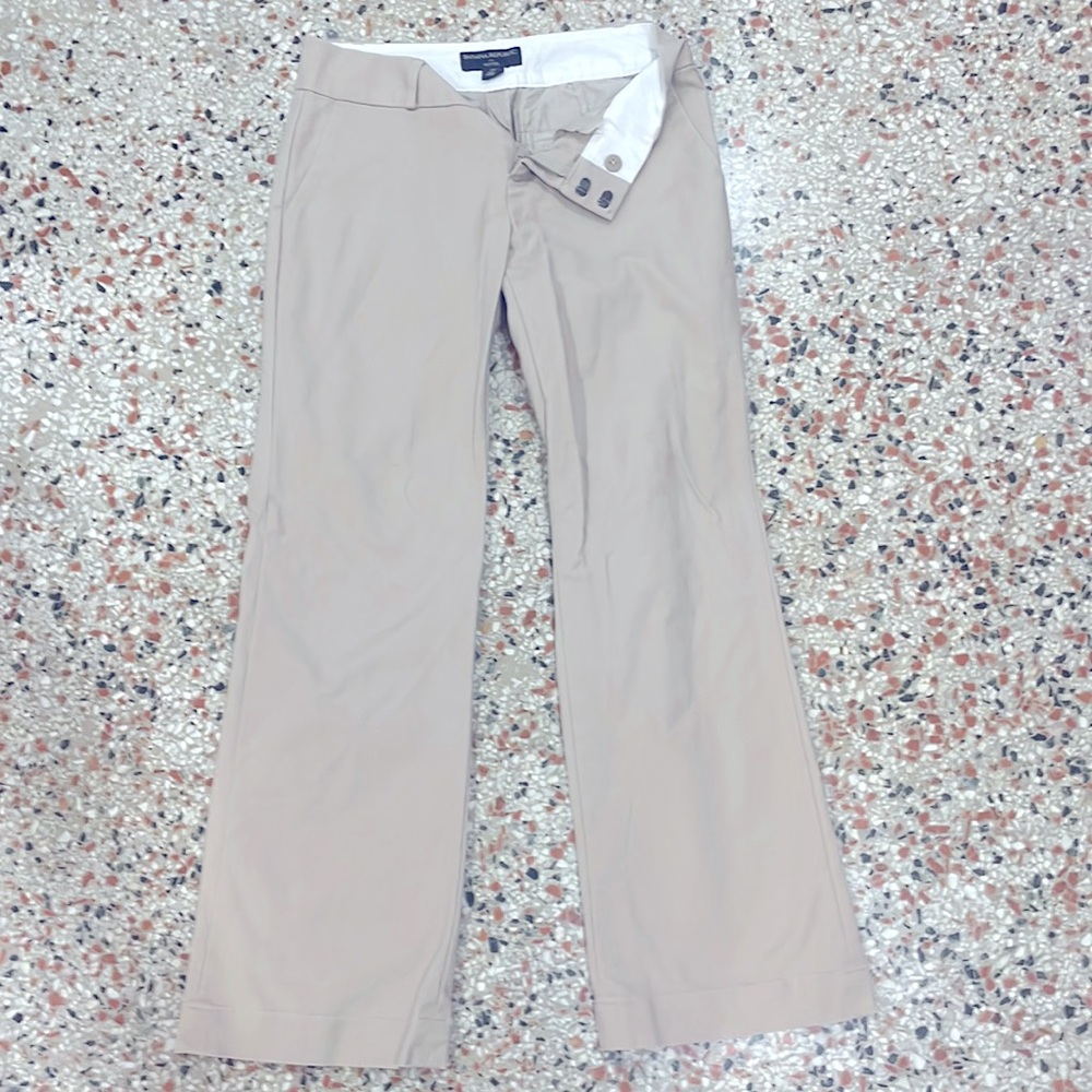 Color khaki, low cut, really nice stitching. Converts day to night seamlessly .